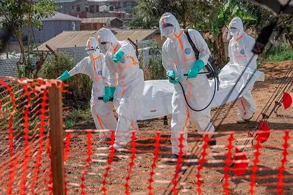Ebola, Afrika'da binlerce kişinin ölmesine neden oldu!