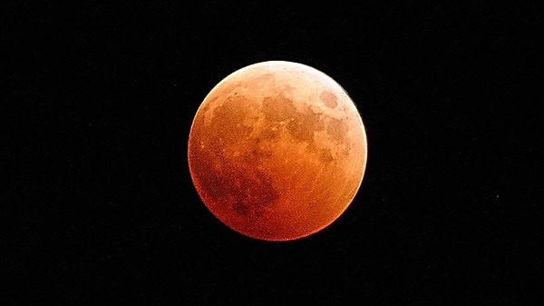 Embrace Luck with the Blood Moon Eclipse Ritual!