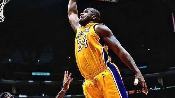 Shaq servetine servet kattı.