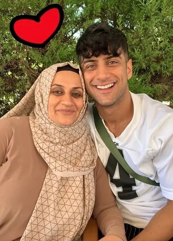 Reynmen'i hayatımıza girdiği ilk dönemlerden beri takip edenler, annesi Nasibe Yılmaz'a ne kadar düşkün olduğunu da gayet iyi hatırlayacaktır.