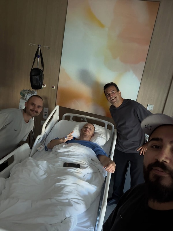 Gazeteci Birsen Altuntaş’ın haberine göre Kerem Bürsin, yaptırdığı genel sağlık taraması sırasında ortaya çıkan rahatsızlık nedeniyle hafta içinde ameliyat masasına yattı.