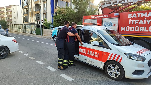 Salon tekrar tekrar arandı, içeride başka birinin olmadığını emin olunca arama sonlandı.