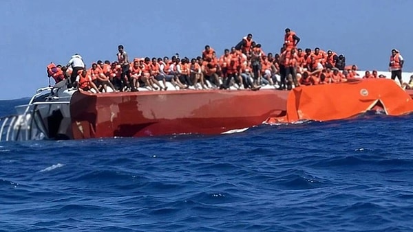 Girne açıklarında batan "Filo Jet" isimli yüksek hızlı yolcu deniz otobüsünde 8 kişi hayatını kaybetti, 241 kişi kurtarıldı.