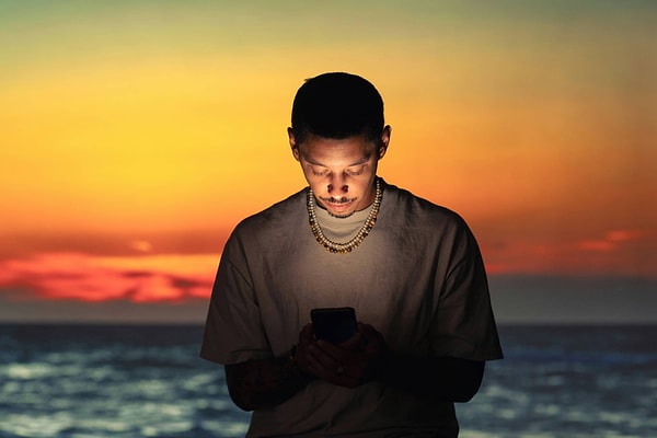 Telefonu bırakmakta zorlanıyor, gelişmeleri kaçırmak istemiyorlar