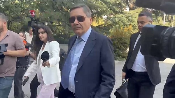 Melih Gökçek, Mansur Yavaş'a da yüklendi, "yalan söylüyor" dedi: