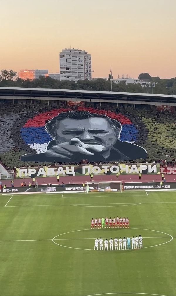Sırbistan'ın önde gelen futbol kulüplerinden Kızılyıldız’ın ev sahipliği yaptığı maçta tepki çeken bir olaya imza atıldı.