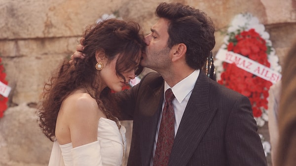 Cihan ve Alya'nın düğünü 80'lerde böyle görünürdü.