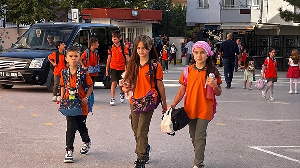 Veliler artık okula öylece giremeyecek: Görüşmeler yalnızca randevu sistemiyle yapılacak.