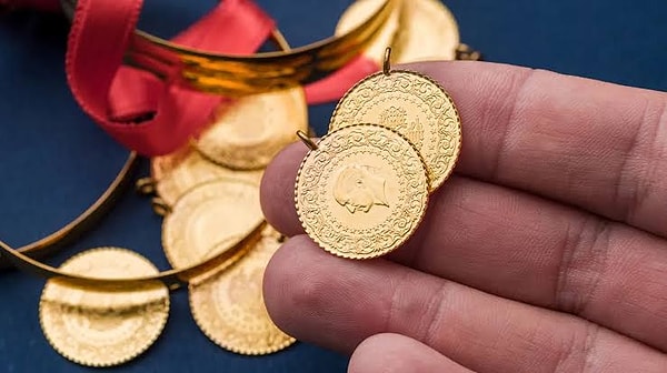 Küresel piyasalarda emtia cephesi hareketli saatler geçirirken, ons altın son 24 saat içinde 4.253 dolara kadar gerileyerek son beş haftanın en zayıf seviyesini test etti.