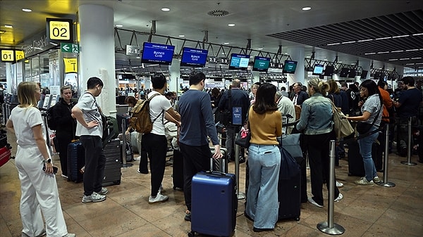 Nisan ayında Brüksel Havalimanı'nda kuyruklar 70 dakikayı bulmuştu.