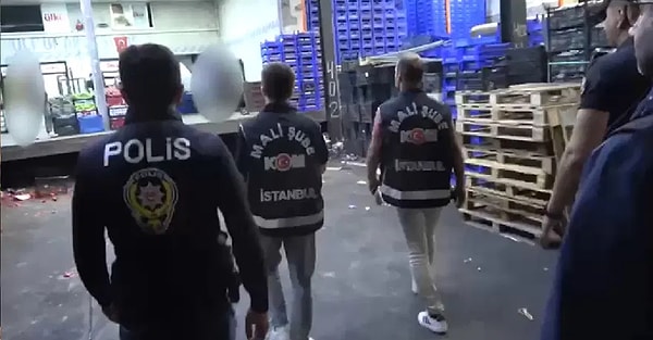 Gıdada fahiş fiyat operasyonunda 41 büyük dağıtıcı firmanın 41 yöneticisi hakkında gözaltı kararı verildi.