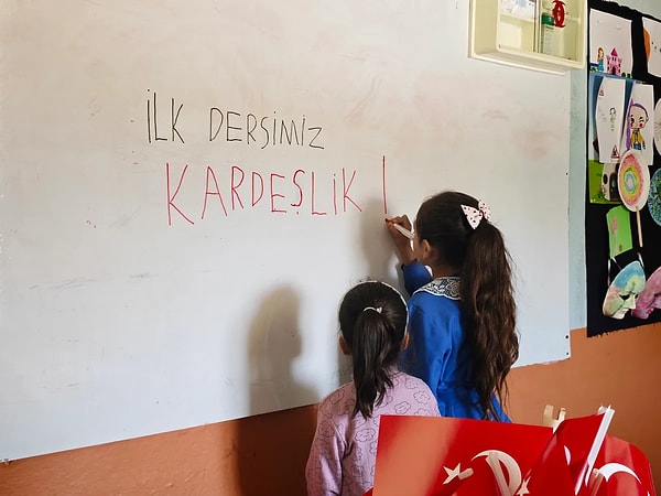 İlk dersin konusu: Kardeşlik