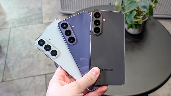 Samsung'un en çok satan telefonu Galaxy A17 5G oldu; seri yıllık bazda yüzde 11 büyüdü.