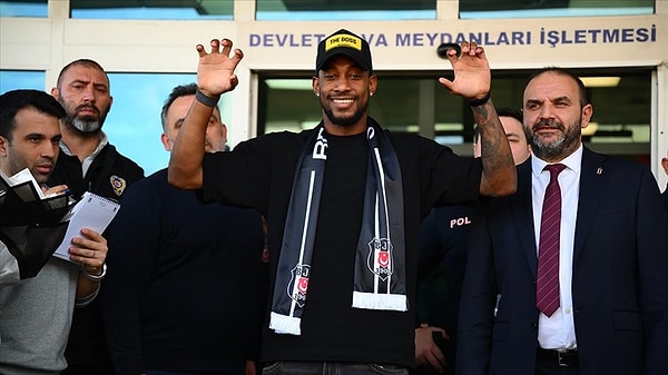 Amir Murillo: Beşiktaş'ın aradığı bek sinyalleri veriyor.