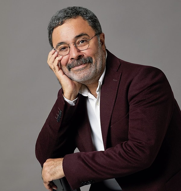 Ünlü Türk yazar Ahmet Ümit'in "Sis ve Gece" adlı romanı İran'da diziye uyarlandı.