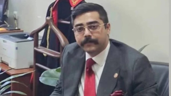 Eski eşe şiddet davasıyla yargılanıyordu.