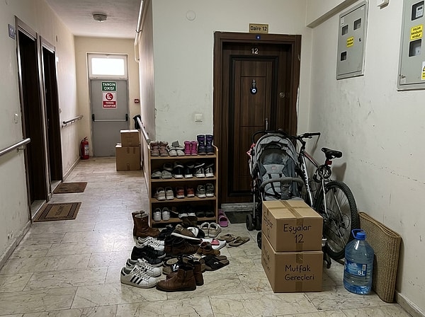 Kayseri Barosu avukatı Mustafa Erkulu: Kapı önündeki ayakkabı ve terlik para cezasına, hatta savcılığa kadar gidebilir.