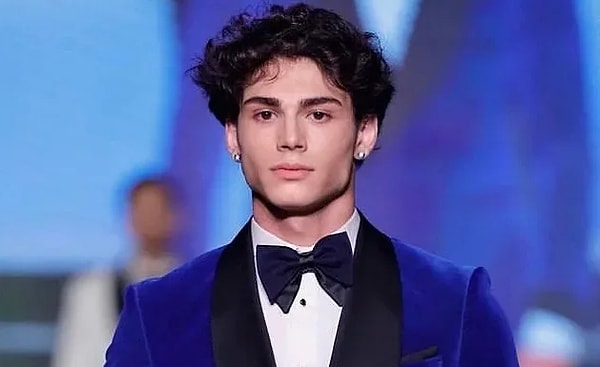 22 Temmuz'da düzenlenen Mister Türkiye 2026 finalinde 30 finalist arasından birinci seçilen Doğukan Navdar, tacı takmasının ardından Türkiye'yi Mister International'da temsil etme hakkı kazandı.