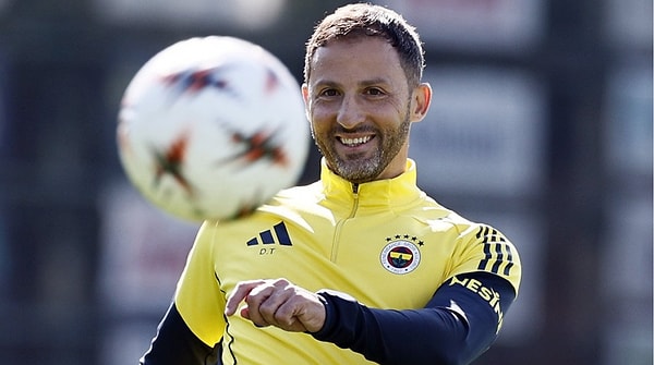 Borussia Mönchengladbach, Tedesco ile görüşüyor.
