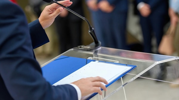 Bir İsim Nasıl Çatı Aday Oluyor?