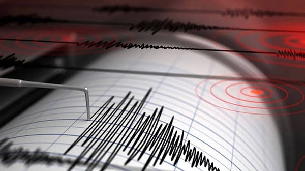Şanlıurfa’da gerçekleşen deprem sonrası şehirde okullar 1 gün tatil edildi.