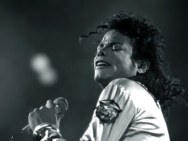 Şarkı sözünü beğenmediği için Michael Jackson’ı reddetti.