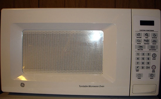 Why Does Your Microwave Plate Turn Left Sometimes and Right Others?