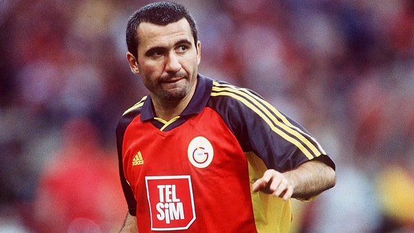 7. Gheorghe Hagi, Galatasaray'a UEFA Kupası'nı kazandırdı.