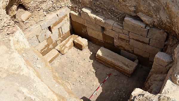 Orta İtalya'daki Polledrara nekropolünde yürütülen kazı çalışmaları dönemin soylularına ait büyüleyici bir yapıyı gün yüzüne çıkardı