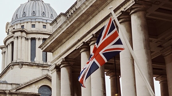 Brexit ve Ukrayna savaşı satışları eritti, 93 çalışan kapının önüne kondu.