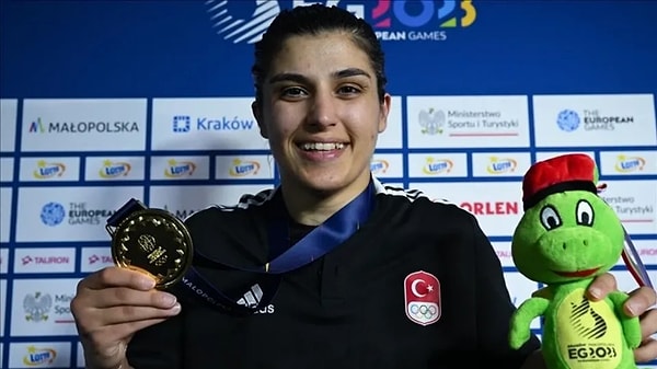 Finalde İngiliz rakibini yendi.