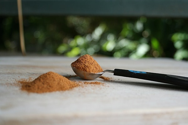 Günde 2 gram kasya tarçını kumarin sınırını doldurmaya yetiyor
