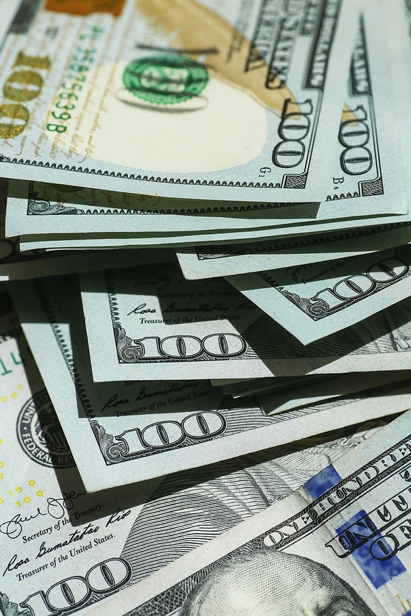 Dolar güne 48,98 liradan başladı.