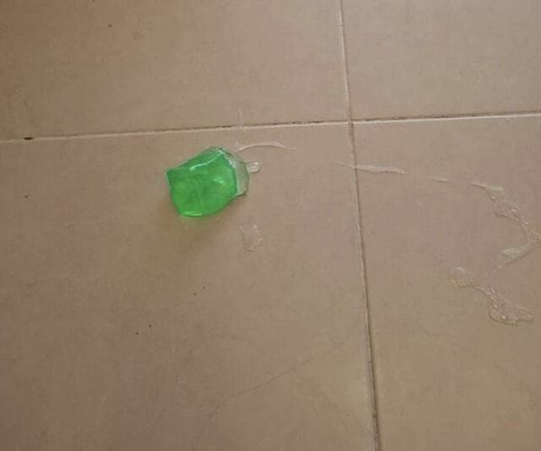 "Anne Yardım Et, Ayağım!"