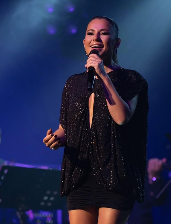 Merve Özbey, Duman ve Yaş Hikayesi ile zirveye çıkmış, sağlık sorunlarıyla da gündeme gelmişti.