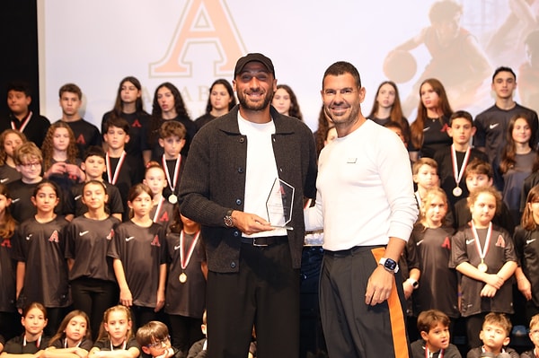 Anabilim Eğitim Kurumları İcra Kurulu Başkanı Serkan Kılıç, sporun çocukların disiplin, mücadele ve takım ruhu kazanmasındaki önemine dikkat çekerek, genç yeteneklerin gelişimine destek olmaya devam edeceklerini söyledi.