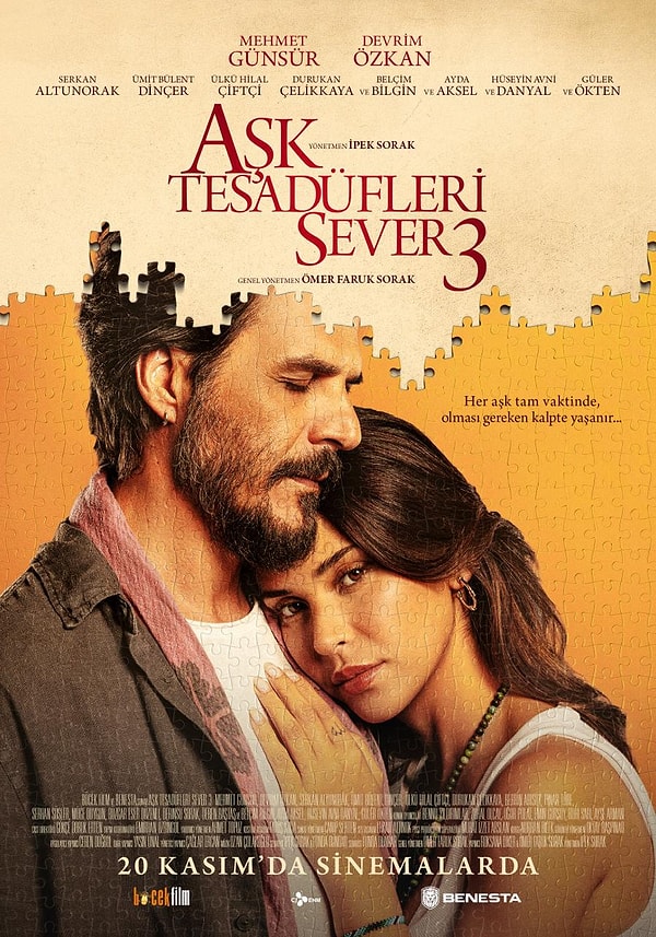 Mehmet Günsür ile Devrim Özkan, Aşk Tesadüfleri Sever 3'ün yeni afişinde bir araya geldi.