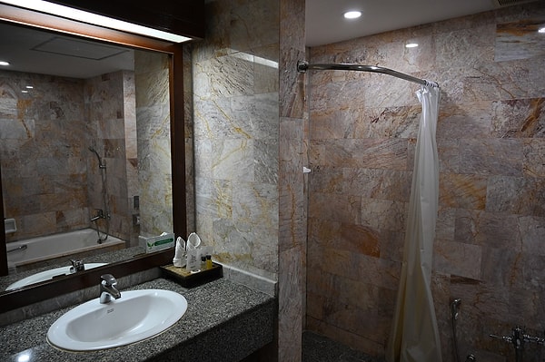 Çamaşır suyu kullanılacaksa banyo mutlaka havalandırılmalı