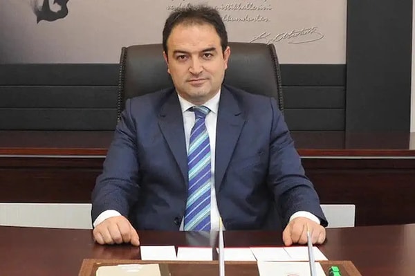 Nacar, E-Data'nın eşit paylı üç ortağından biri olarak dosyaya girdi