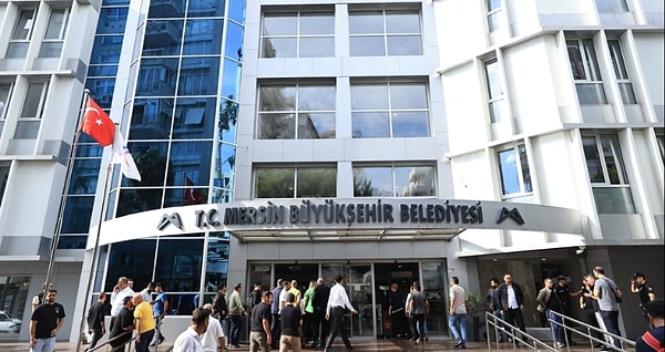 Operasyonda 59 şüpheli gözaltına alındı, üç belediye başkanı dahil 30 kişi tutuklandı