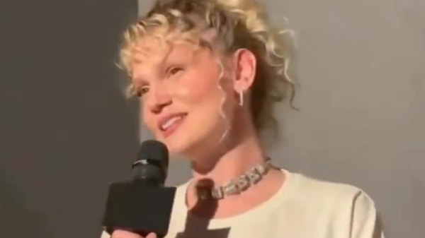 "Soy" filminin başrolünde Farah Zeynep Abdullah ile Barış Arduç var.