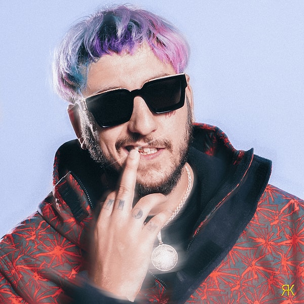 Türkçe rap dinleyenlerin yakından tanıdığı Khontkar, trap müziğin Türkiye’de yaygınlaşmasında öne çıkan isimlerden biri.