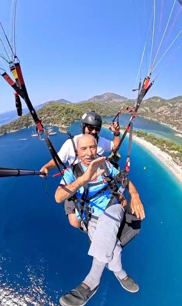 Almanya’dan Türkiye’ye tatile gelen 94 yaşındaki Yakup Kaya, Fethiye’nin dünyaca ünlü yamaç paraşütü merkezi Babadağ’da unutulmaz bir deneyim yaşadı.