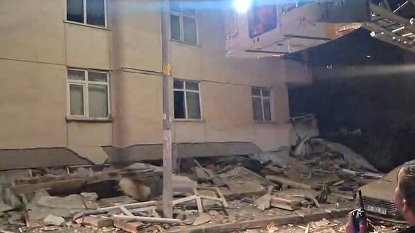 Maltepe Cevizli Mahallesi Doğu Sokak’taki bir binada çökme meydana geldi.