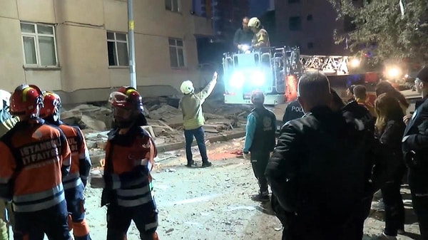 Bölgeye itfaiye, AFAD, UMKE, polis ve sağlık ekipleri sevk edildi.