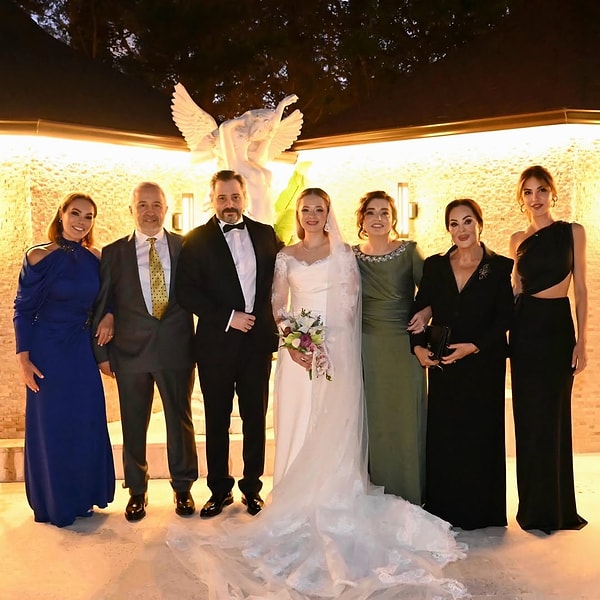 Türkan Şoray'ın düğün notundaki son cümle, annesine duyduğu özlemi yeniden gün yüzüne çıkardı.
