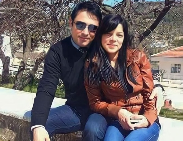 Atilla Taş’ın 17 yaşında yaptığı evlilikten dünyaya gelen 34 yaşındaki kızı Sezen Taş, 14. kattan düşerek hayatını kaybetti.