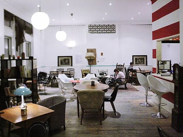 Londra'daki şubede çay, kahve, bisküvi ve yemek ücrete dahildi