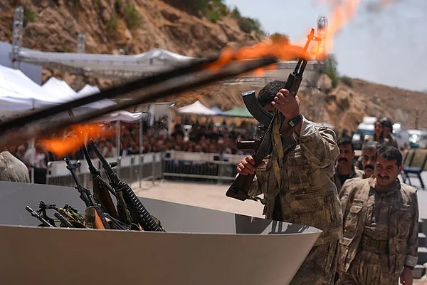 Terörsüz Türkiye sürecinde yeni gelişme. PKK 4 barınma alanını boşalttı.