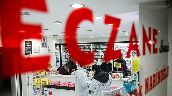 Türk Eczacıları Birliği Genel Sekreteri Ercanlı, ilk aşamada tansiyon, diyabet, astım ve KOAH hastalarının kapsama girebileceğini belirtti.